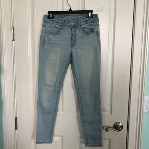 Light Wash American Eagle Jeggings